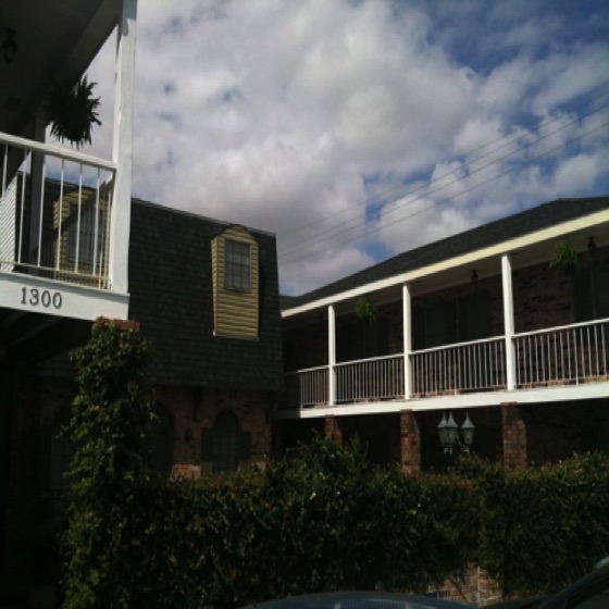 1300 Exterior Front Right.jpg